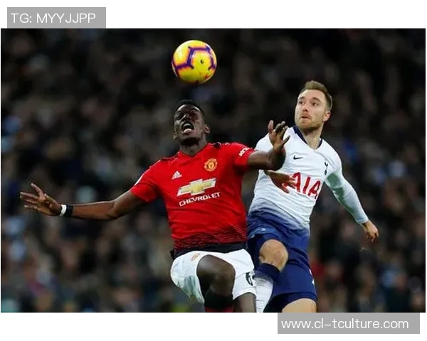 曼联热刺激战看台球迷热情高涨共同见证精彩对决 曼联热刺激战看台球迷热情高涨共同见证精彩对决